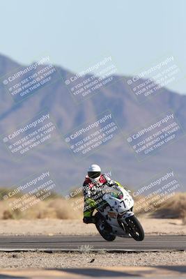 media/Dec-07-2025-CVMA (Sun) [[3e7d2de5dc]]/Race 9-Formula UL Shootout/